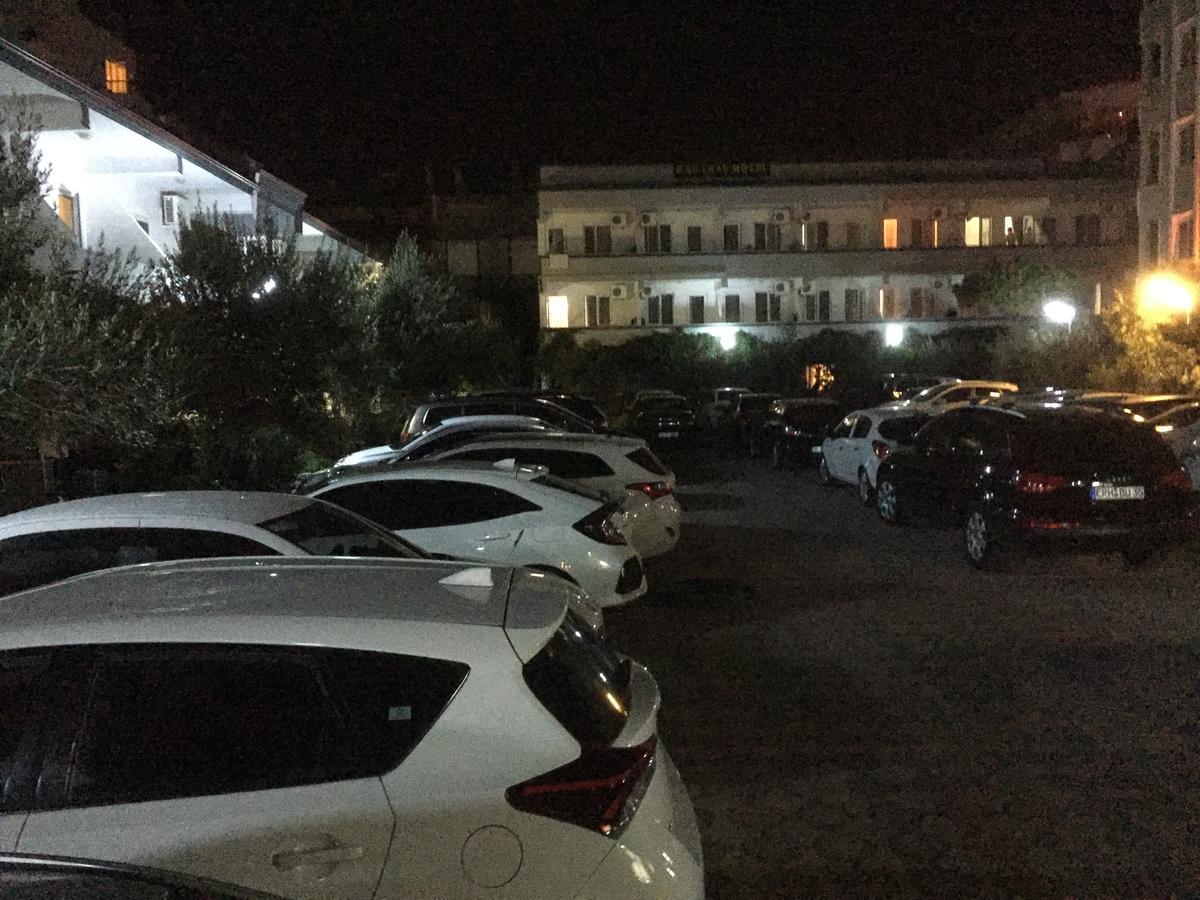 Karakas Motel Айвалык Экстерьер фото